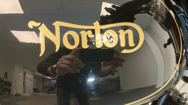 Norton Commando 961 SE